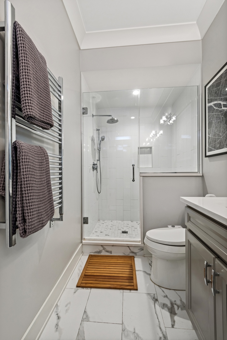 3844 N Damen Avenue Unit: 3