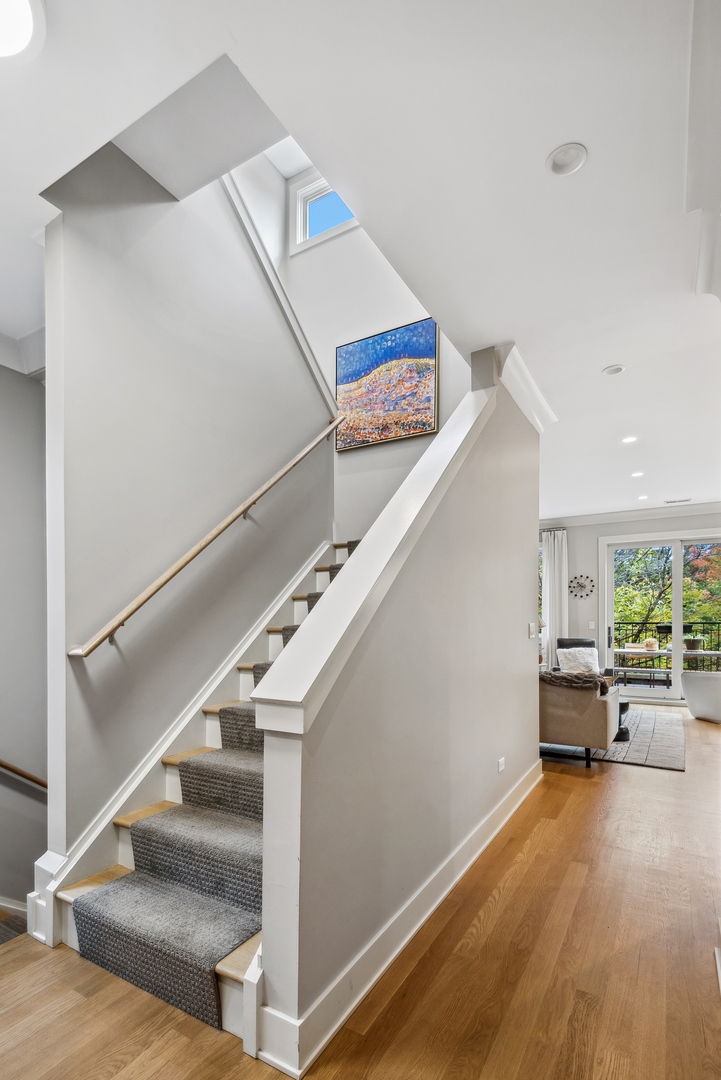 3844 N Damen Avenue Unit: 3