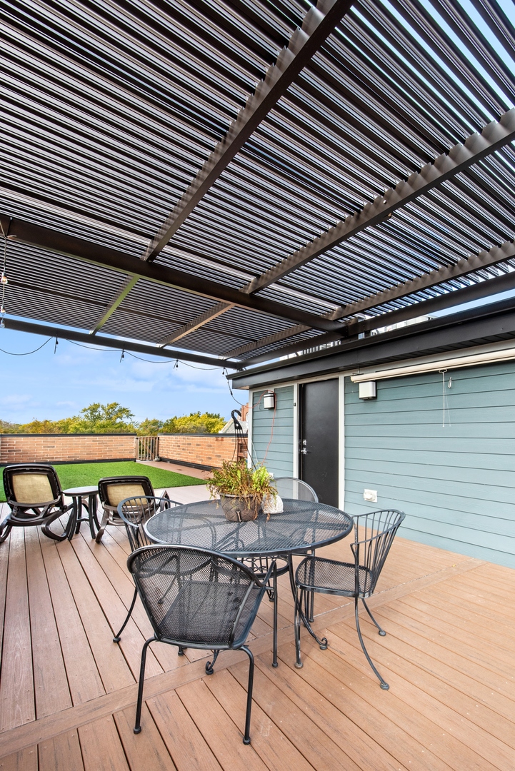 3844 N Damen Avenue Unit: 3
