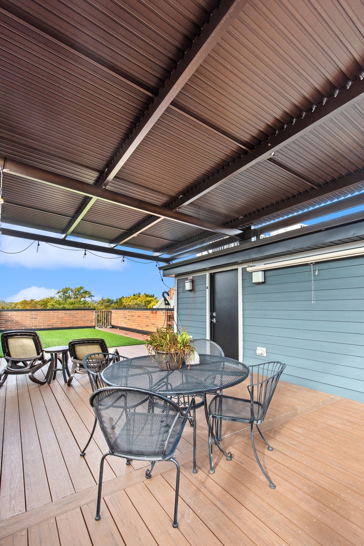 3844 N Damen Avenue Unit: 3