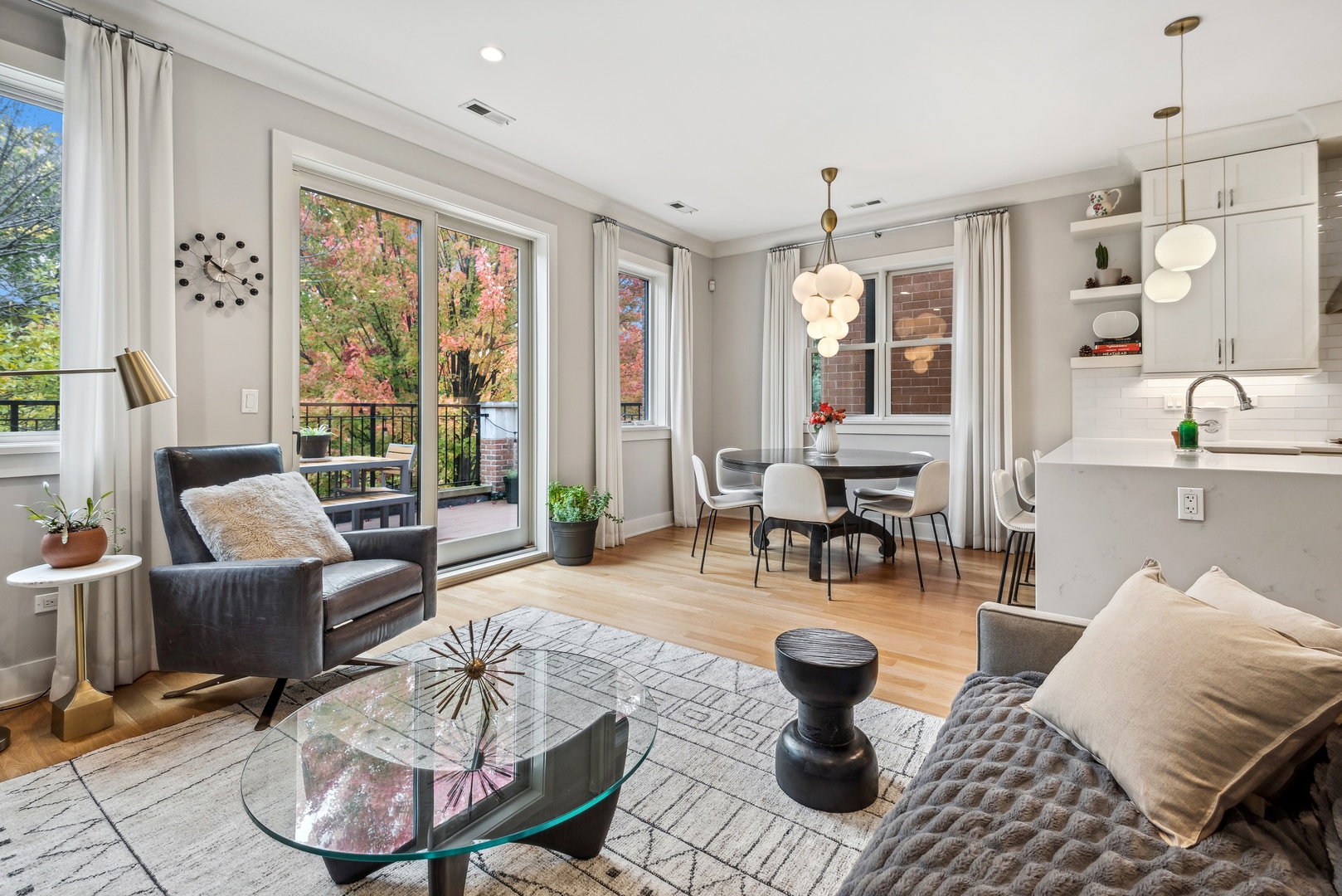 3844 N Damen Avenue Unit: 3