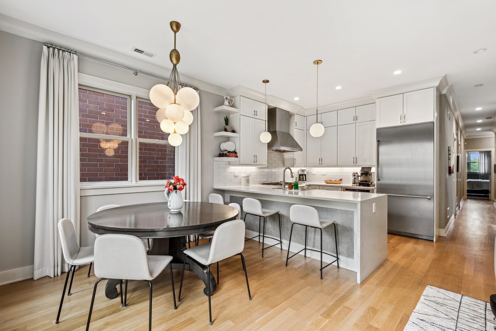 3844 N Damen Avenue Unit: 3
