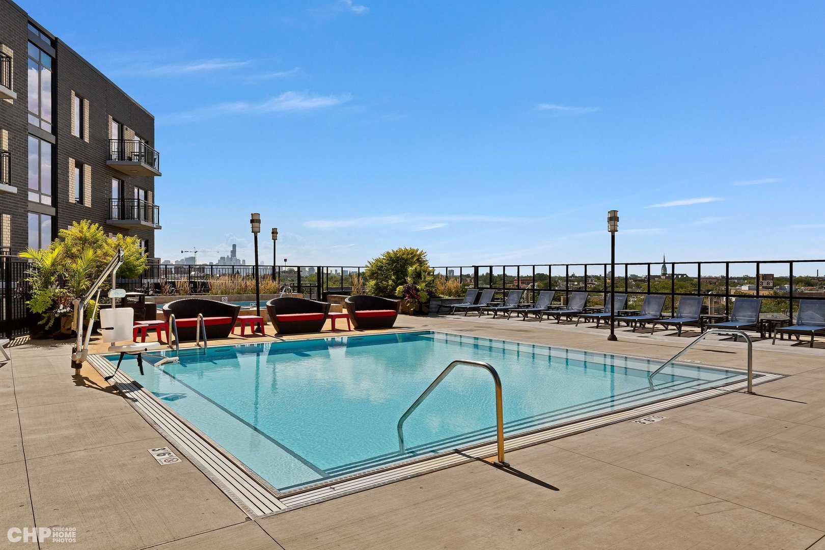 1025 W Addison Street Unit: 724