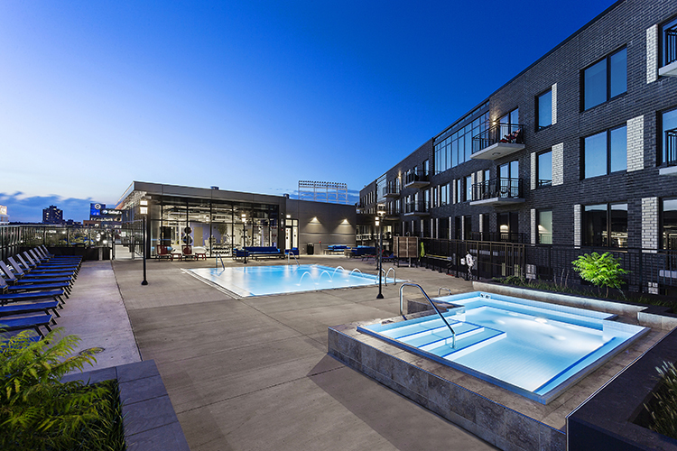 1025 W Addison Street Unit: 724