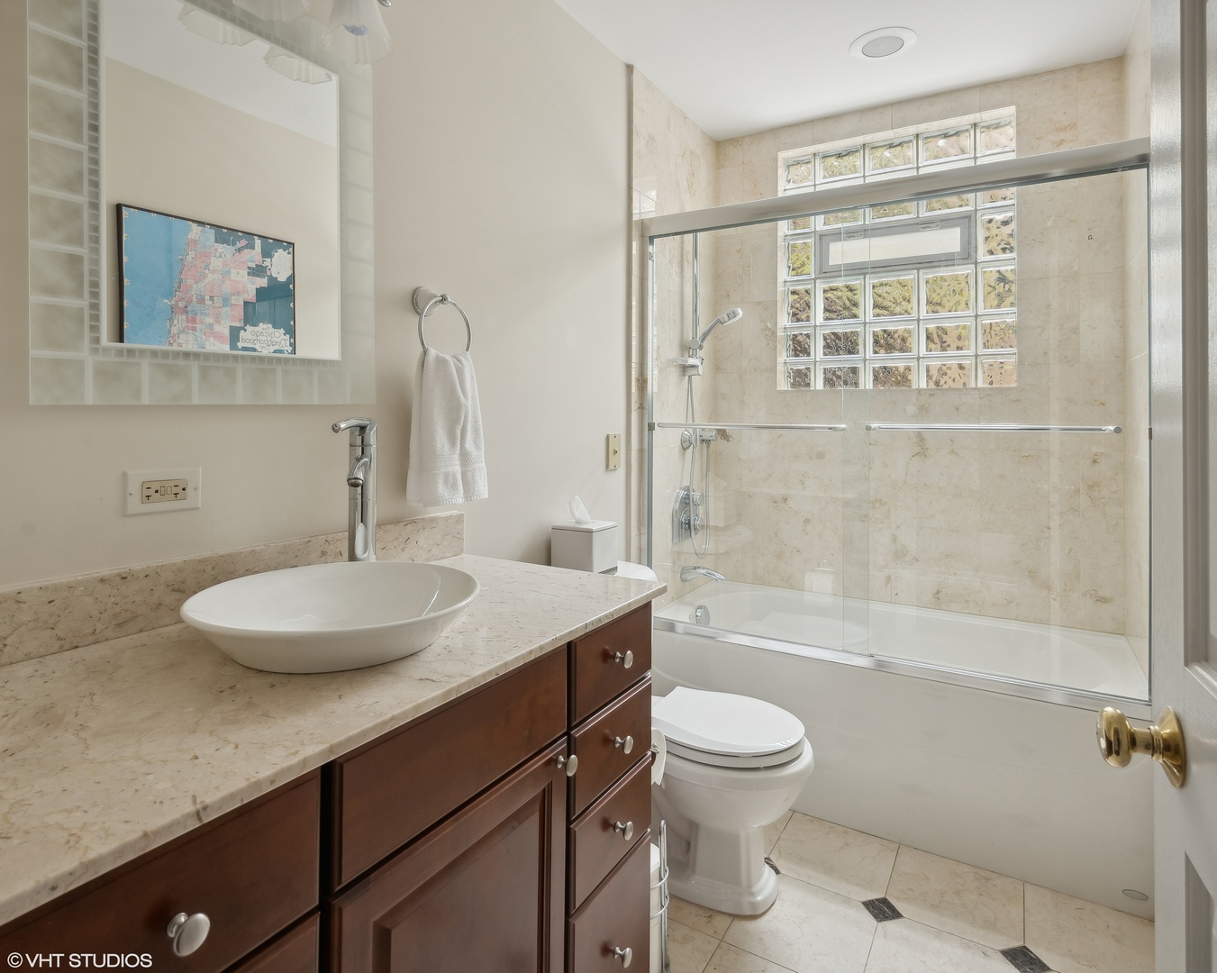 4450 N Wolcott Avenue Unit: 2