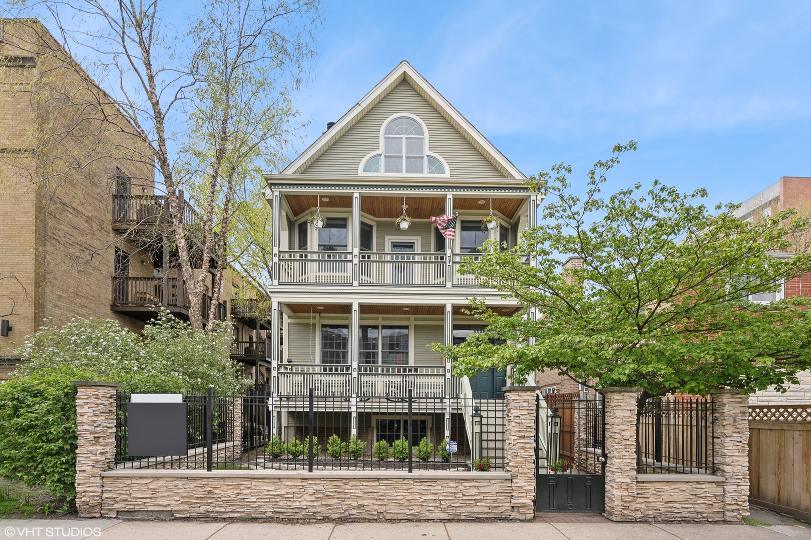 4450 N Wolcott Avenue Unit: 2