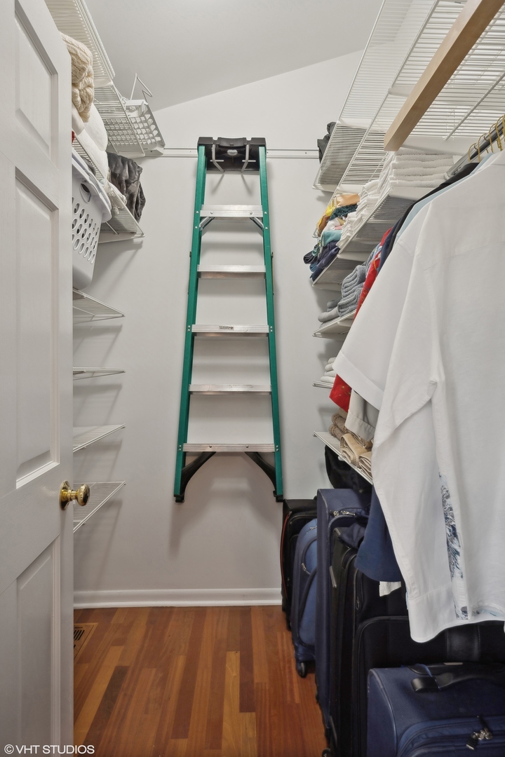 4450 N Wolcott Avenue Unit: 2