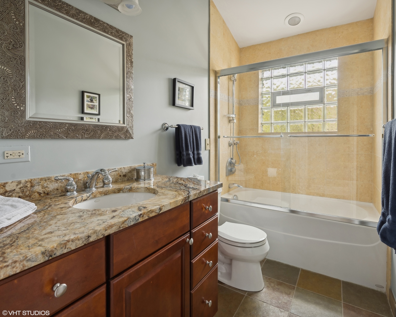 4450 N Wolcott Avenue Unit: 2