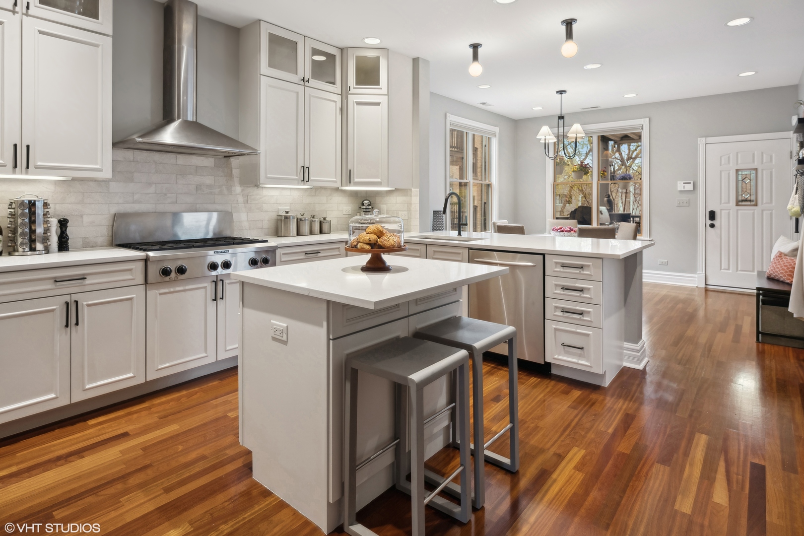 4450 N Wolcott Avenue Unit: 2
