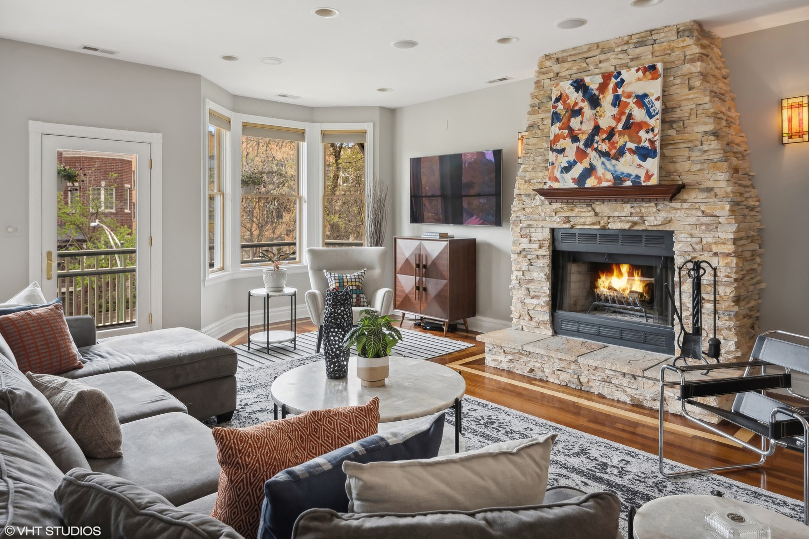 4450 N Wolcott Avenue Unit: 2