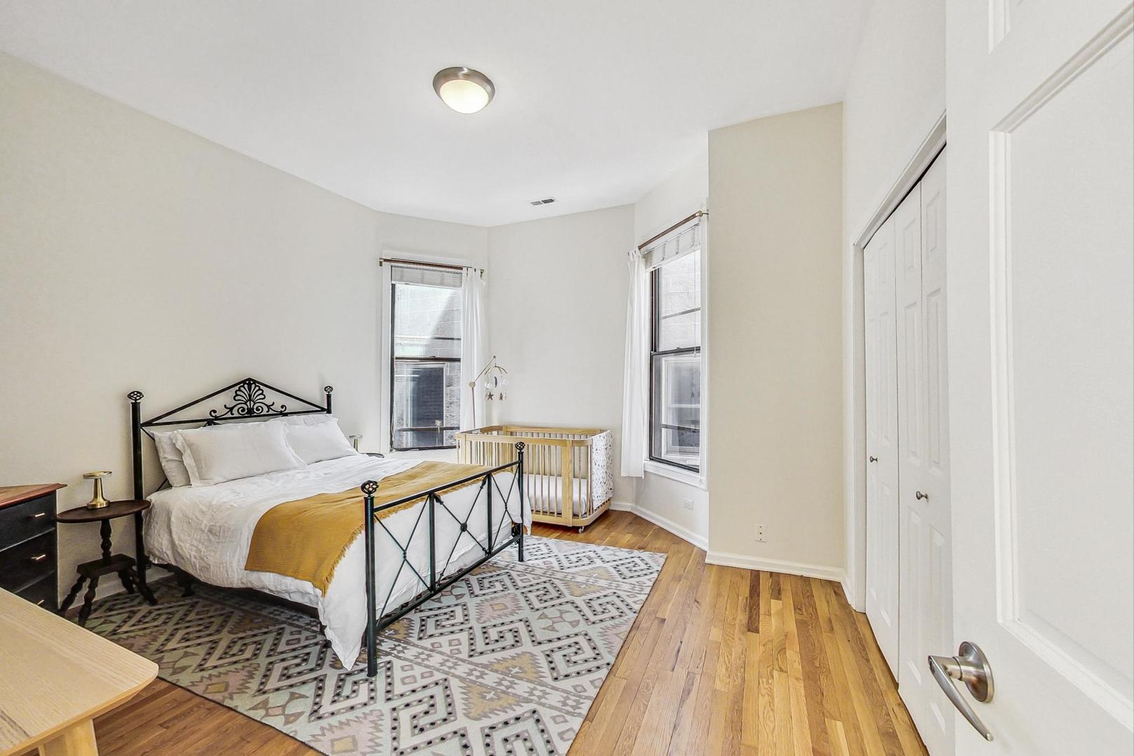 3753 N WILTON Avenue Unit: 4