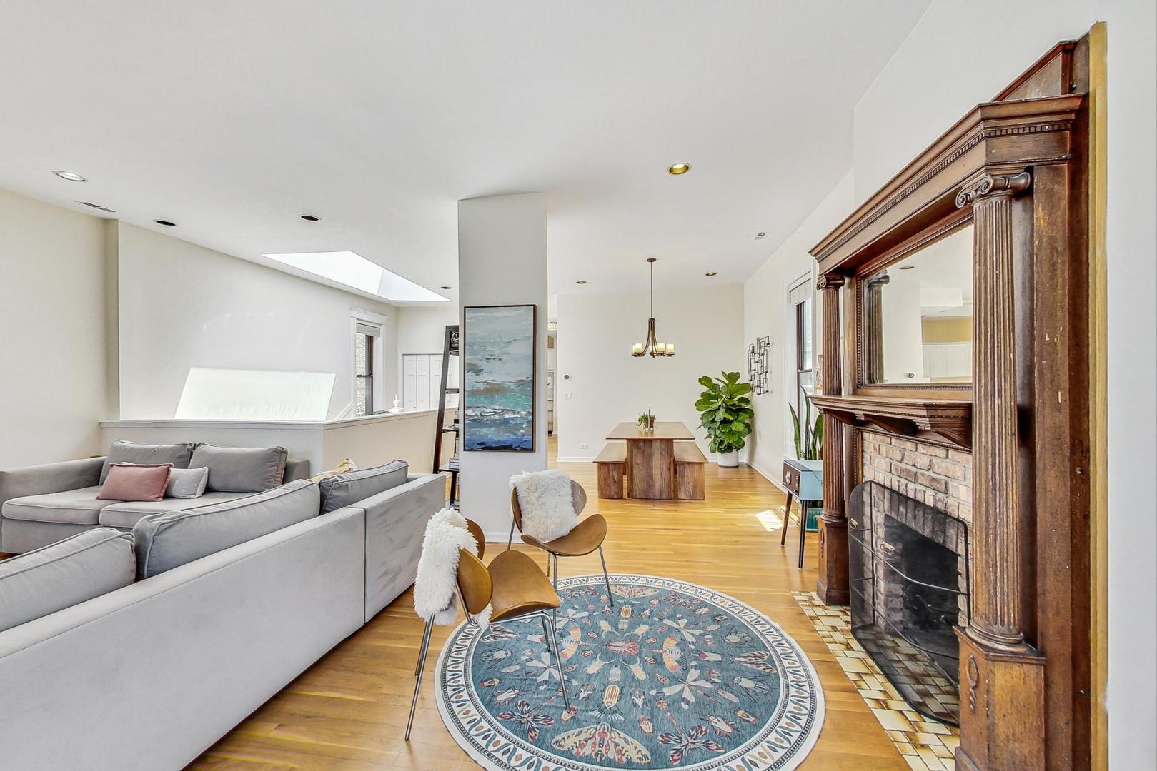 3753 N WILTON Avenue Unit: 4
