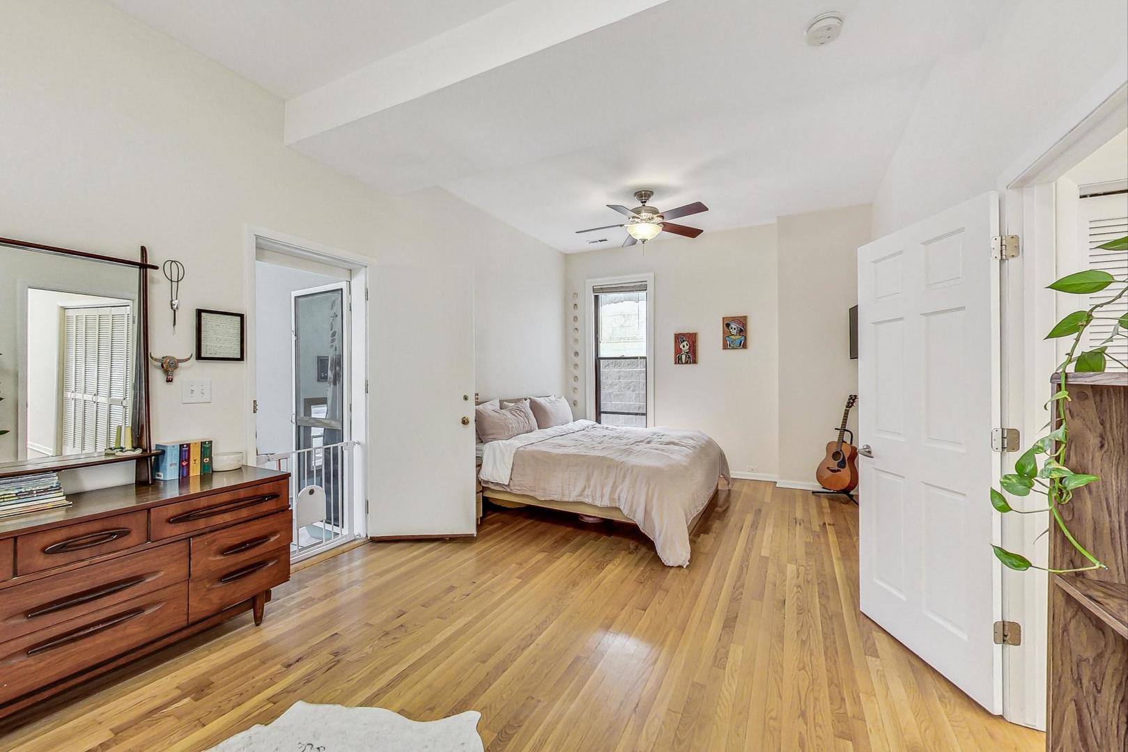 3753 N WILTON Avenue Unit: 4