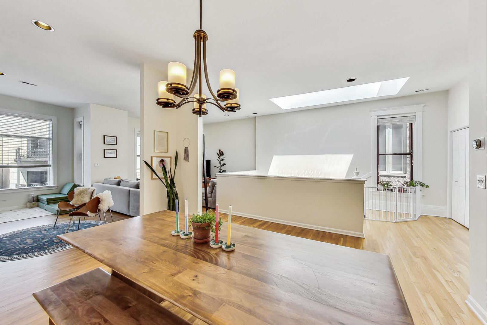 3753 N WILTON Avenue Unit: 4