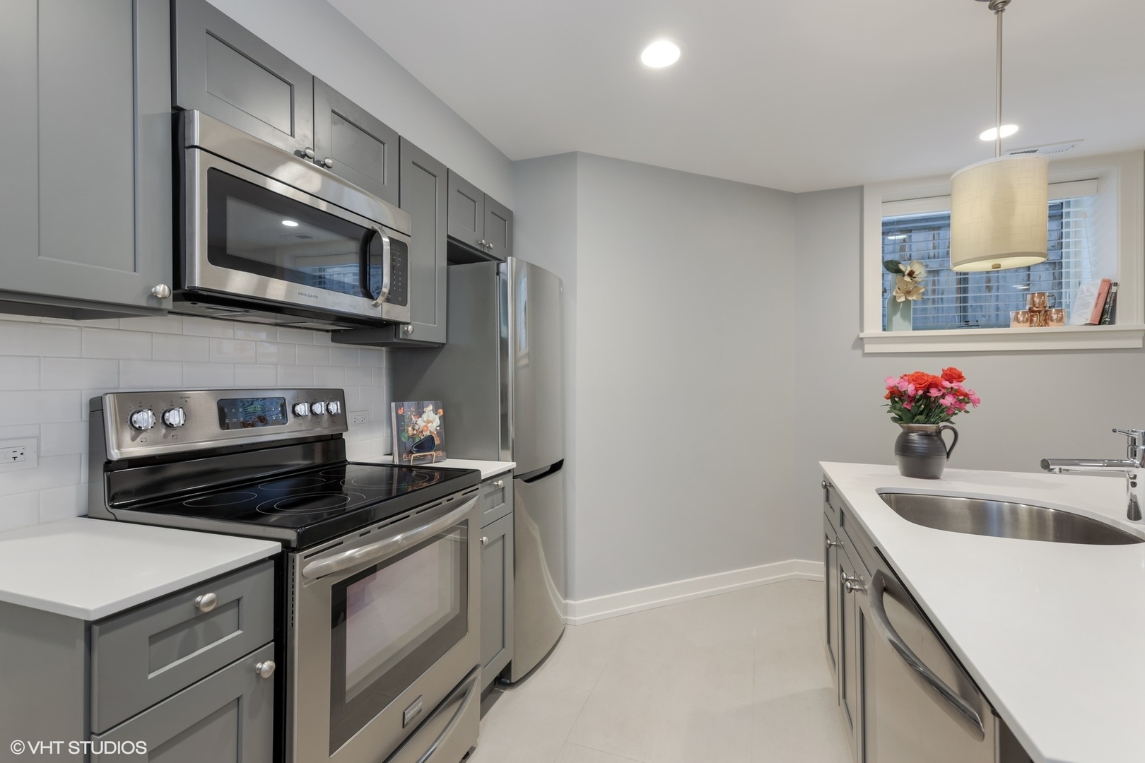 2160 W Leland Avenue Unit: GDN