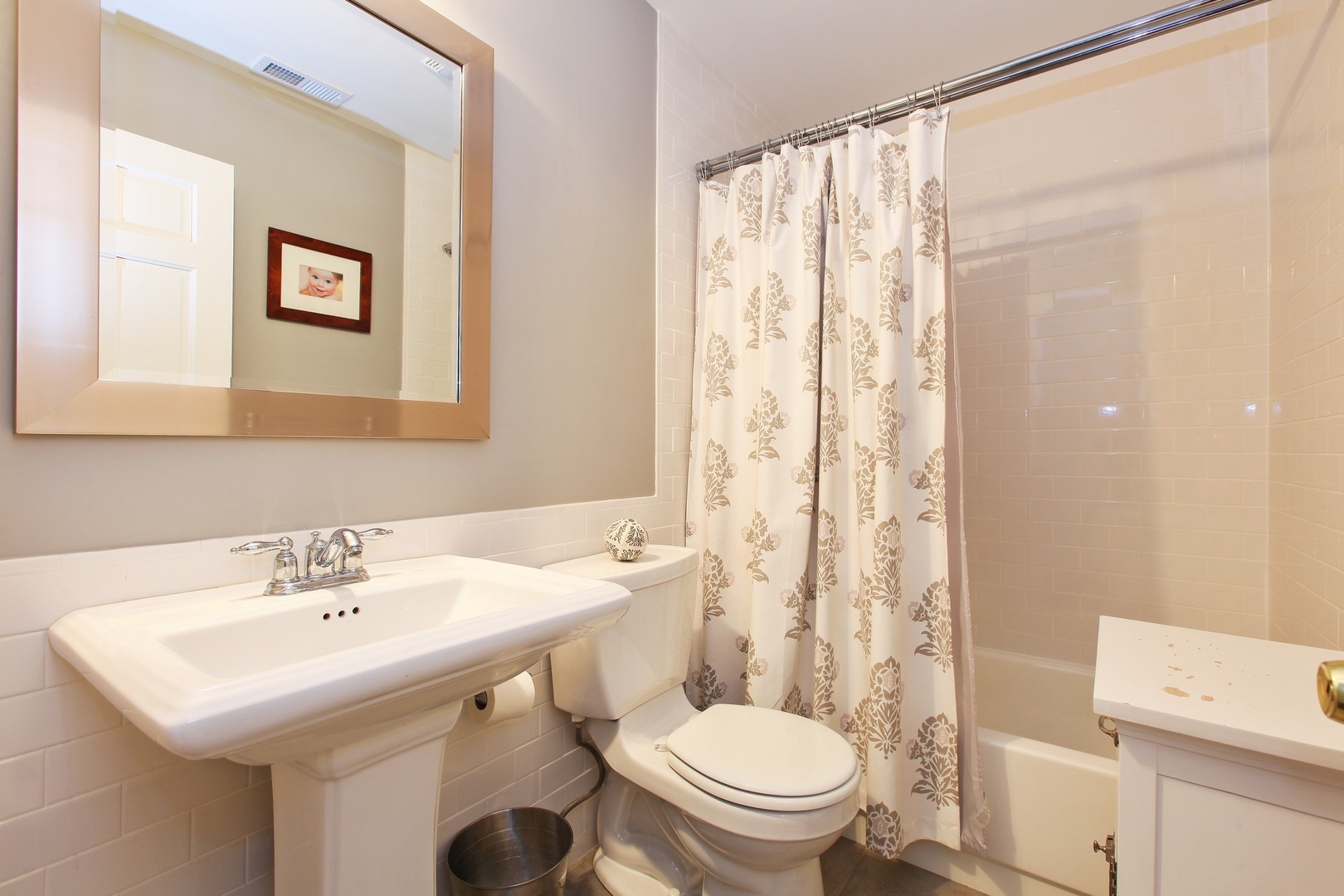 3339 N Kenmore Avenue Unit: 2