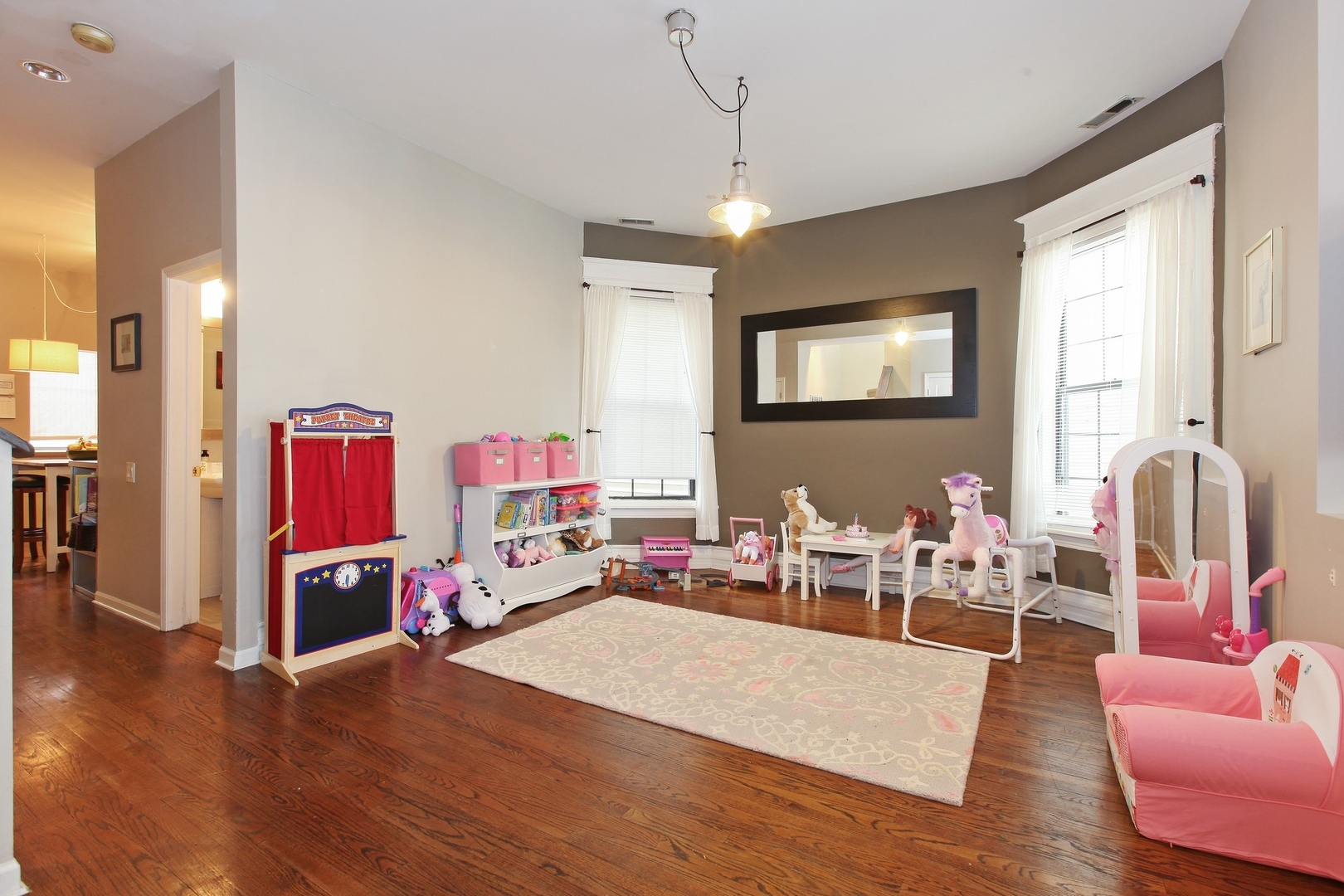 3339 N Kenmore Avenue Unit: 2