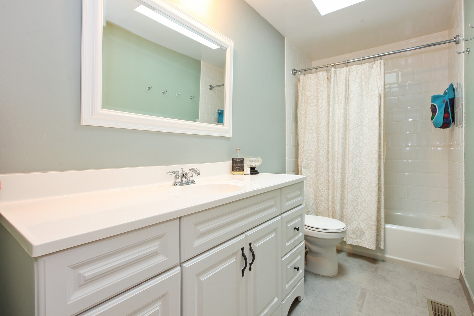 3339 N Kenmore Avenue Unit: 2
