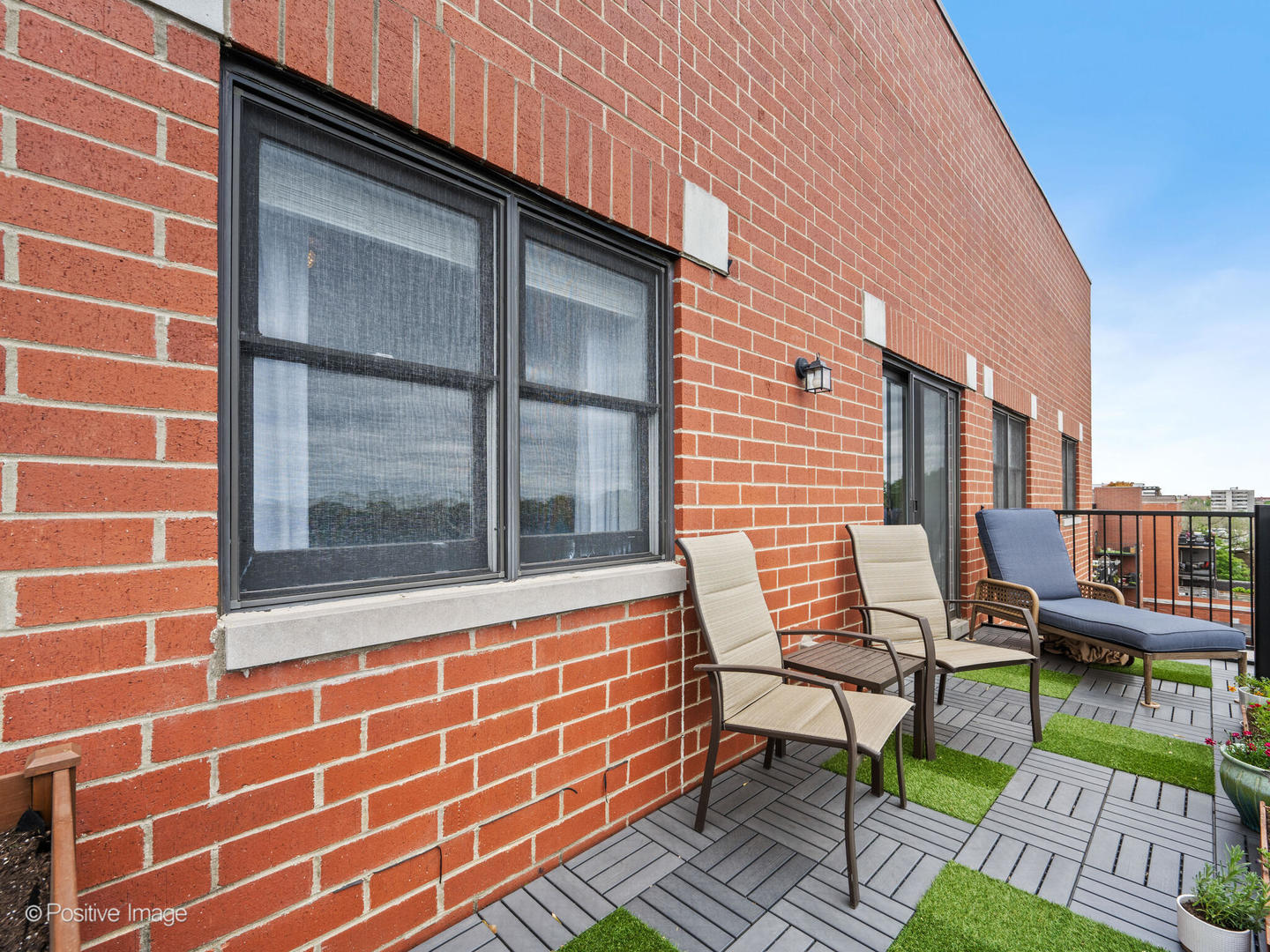 2222 W Belmont Avenue Unit: 504