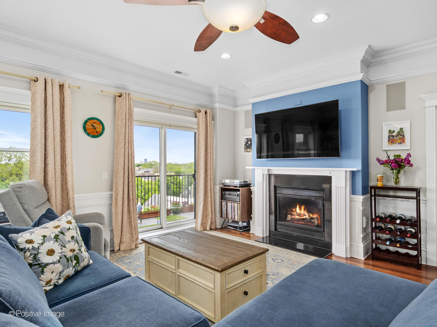 2222 W Belmont Avenue Unit: 504