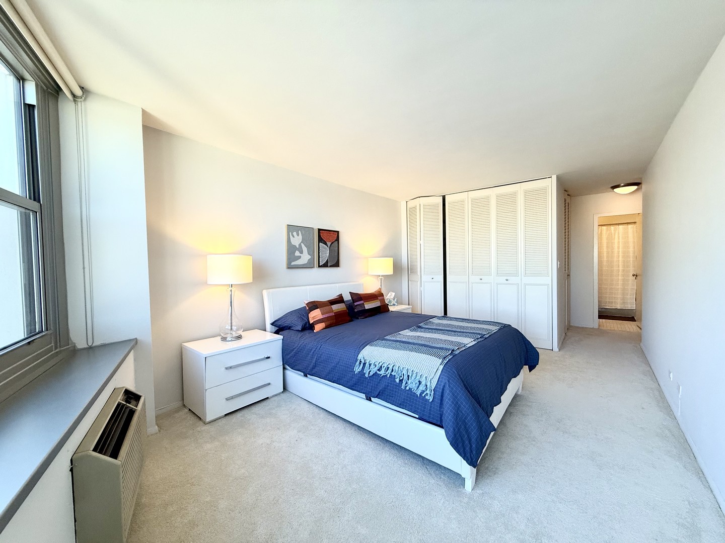 555 W Cornelia Avenue Unit: 1011
