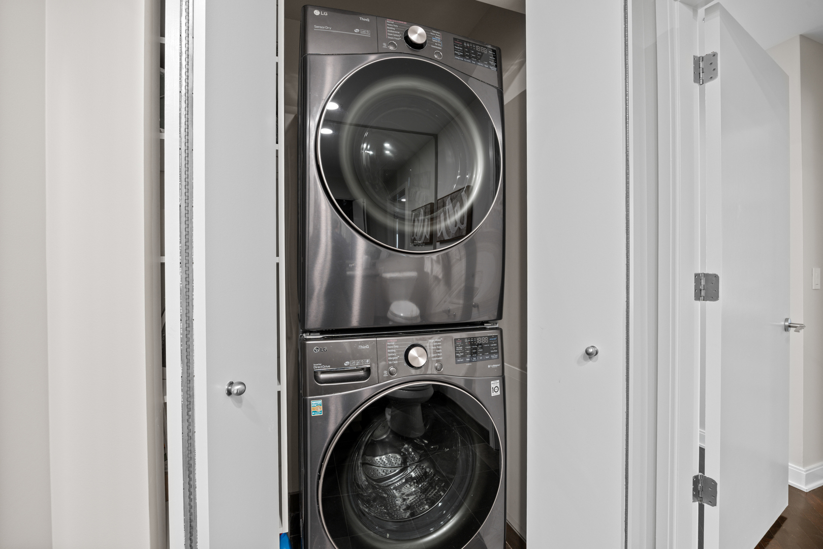 60 E Monroe Street Unit: 1602