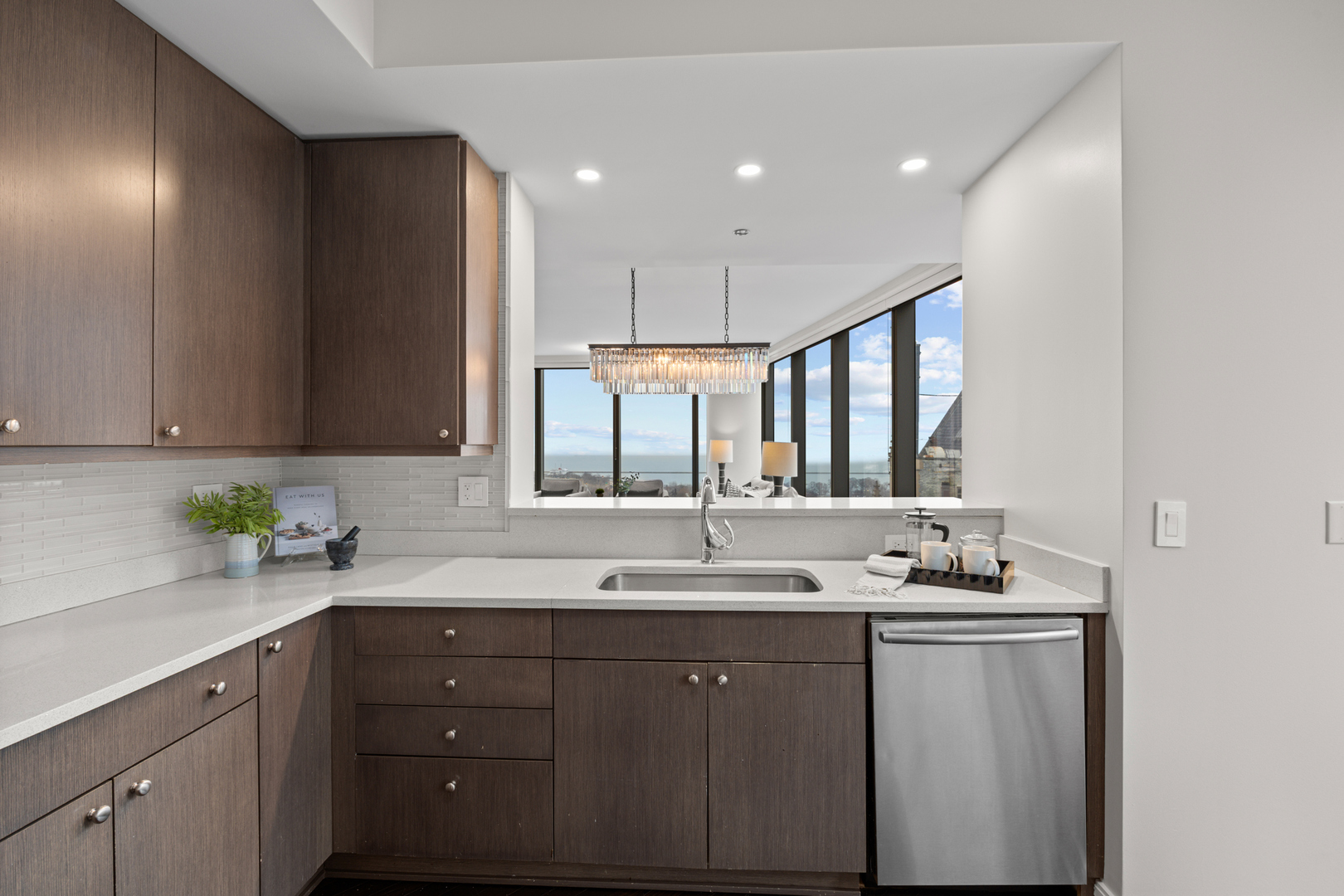 60 E Monroe Street Unit: 1602