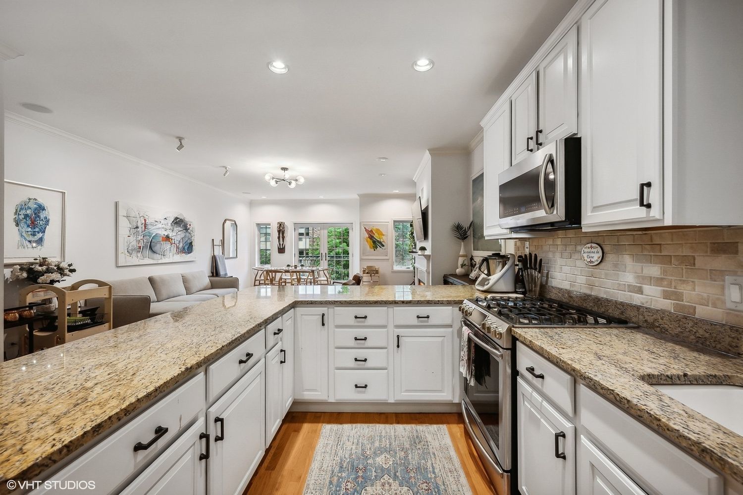 630 W Wrightwood Avenue Unit: 4W