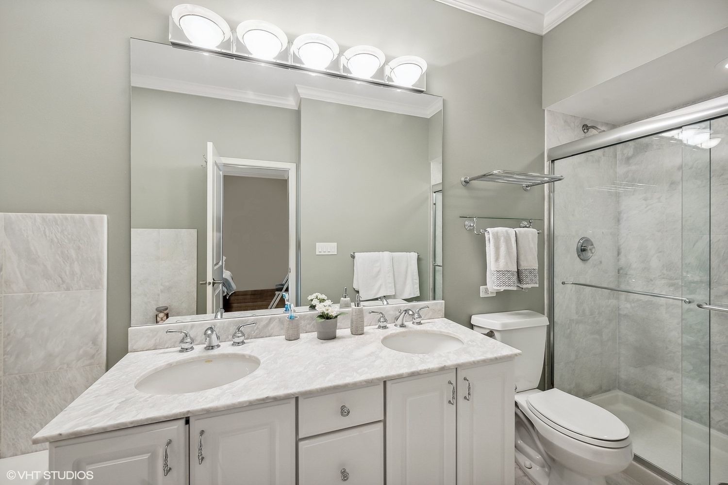 630 W Wrightwood Avenue Unit: 4W
