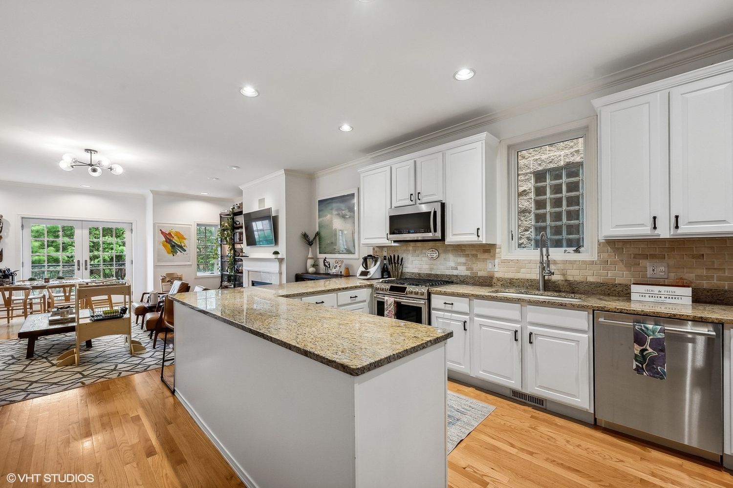 630 W Wrightwood Avenue Unit: 4W