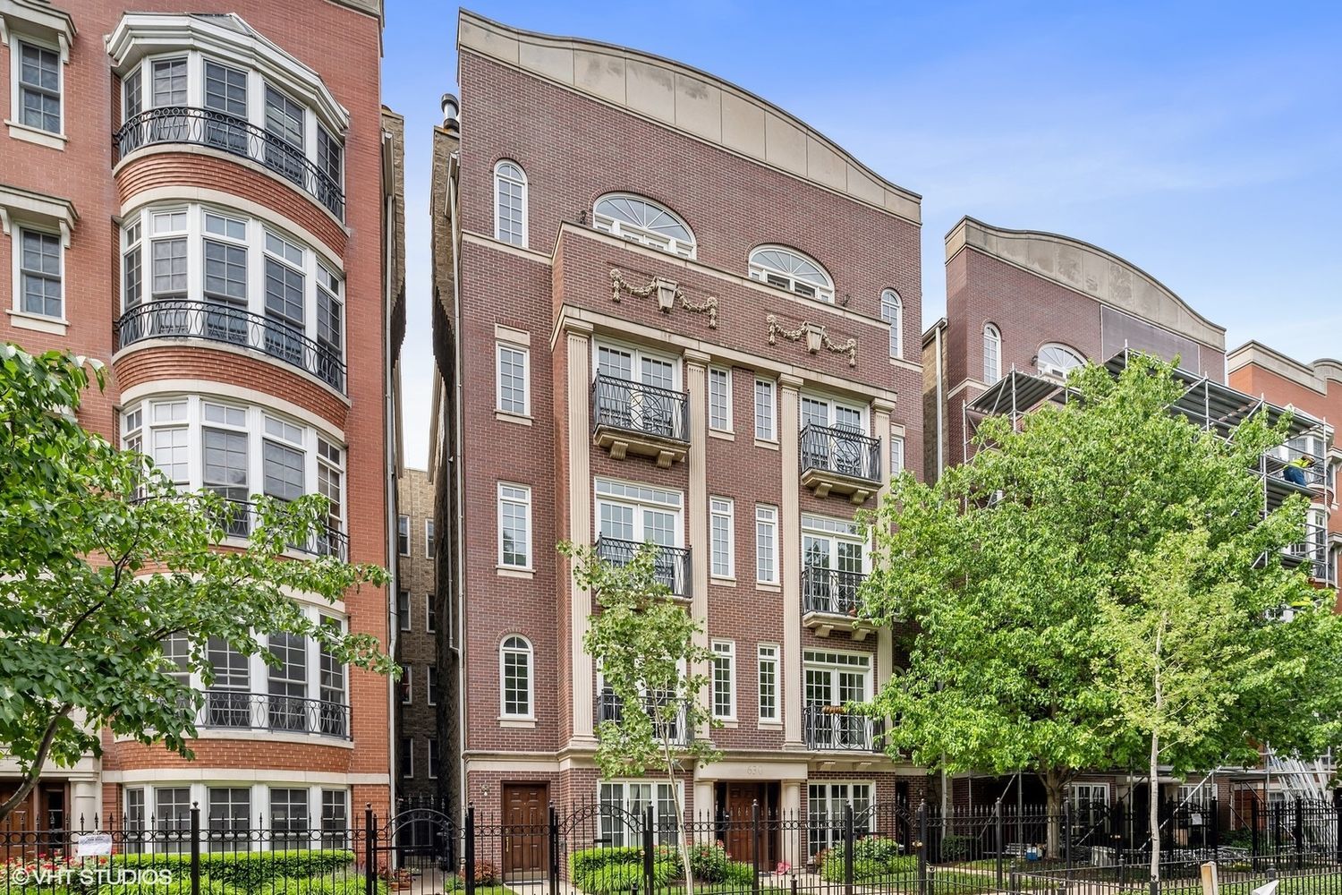 630 W Wrightwood Avenue Unit: 4W