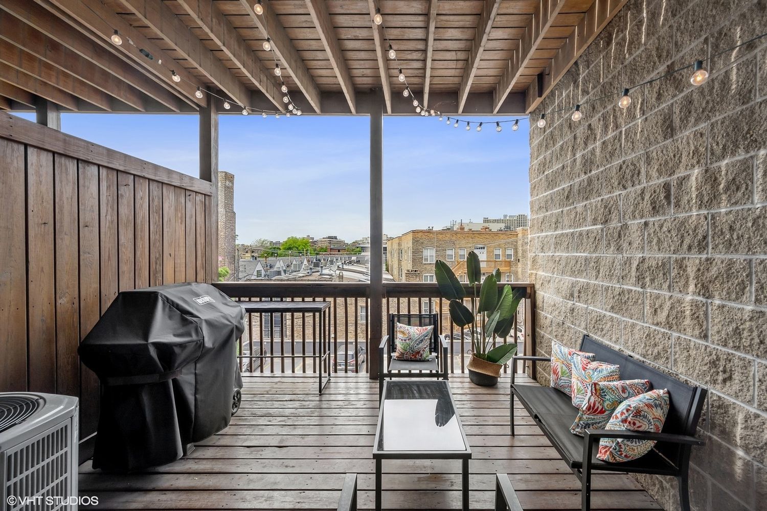 630 W Wrightwood Avenue Unit: 4W