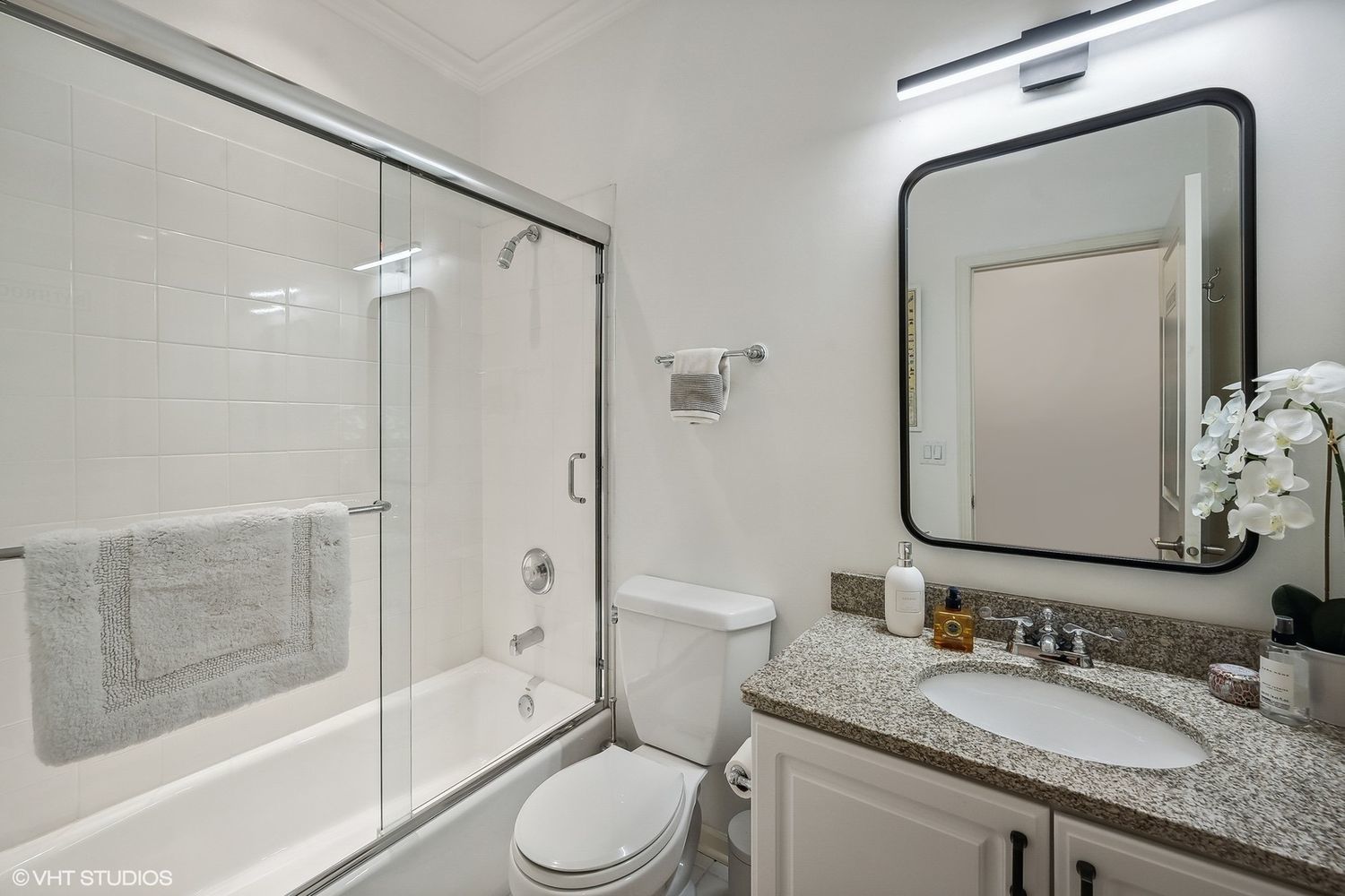 630 W Wrightwood Avenue Unit: 4W