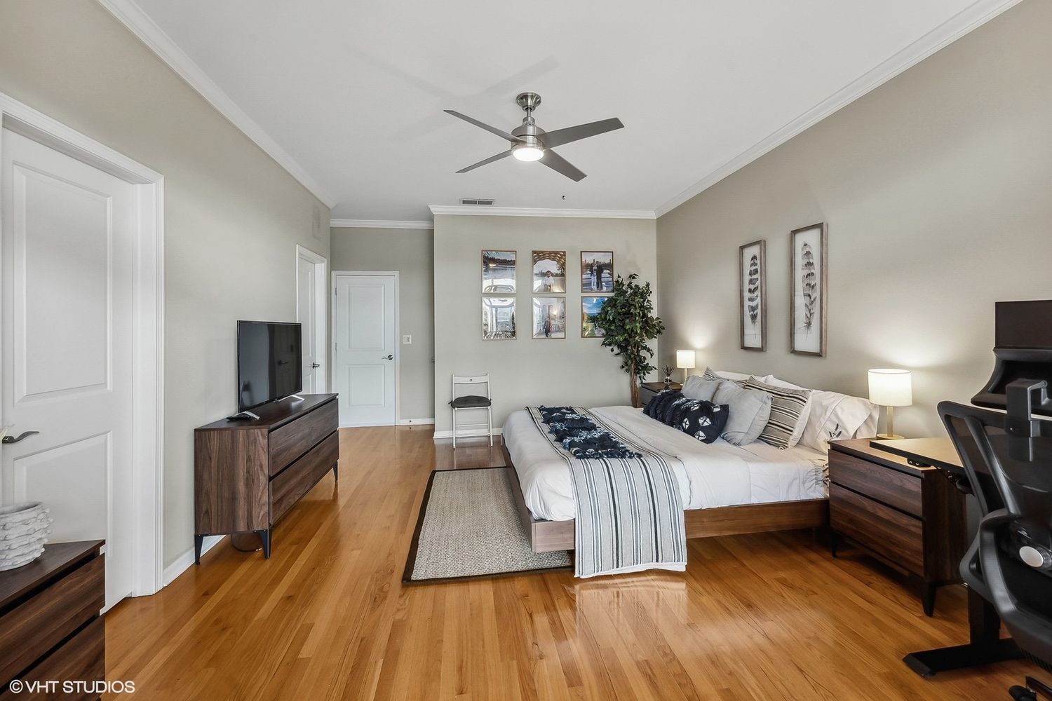 630 W Wrightwood Avenue Unit: 4W