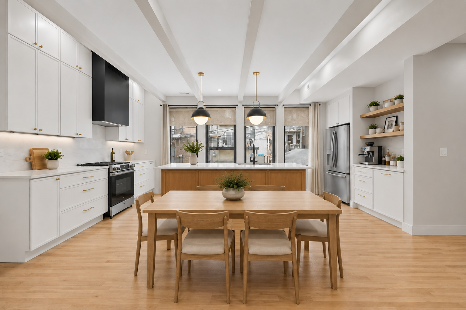 3339 N KENMORE Avenue Unit: CHHOUSE