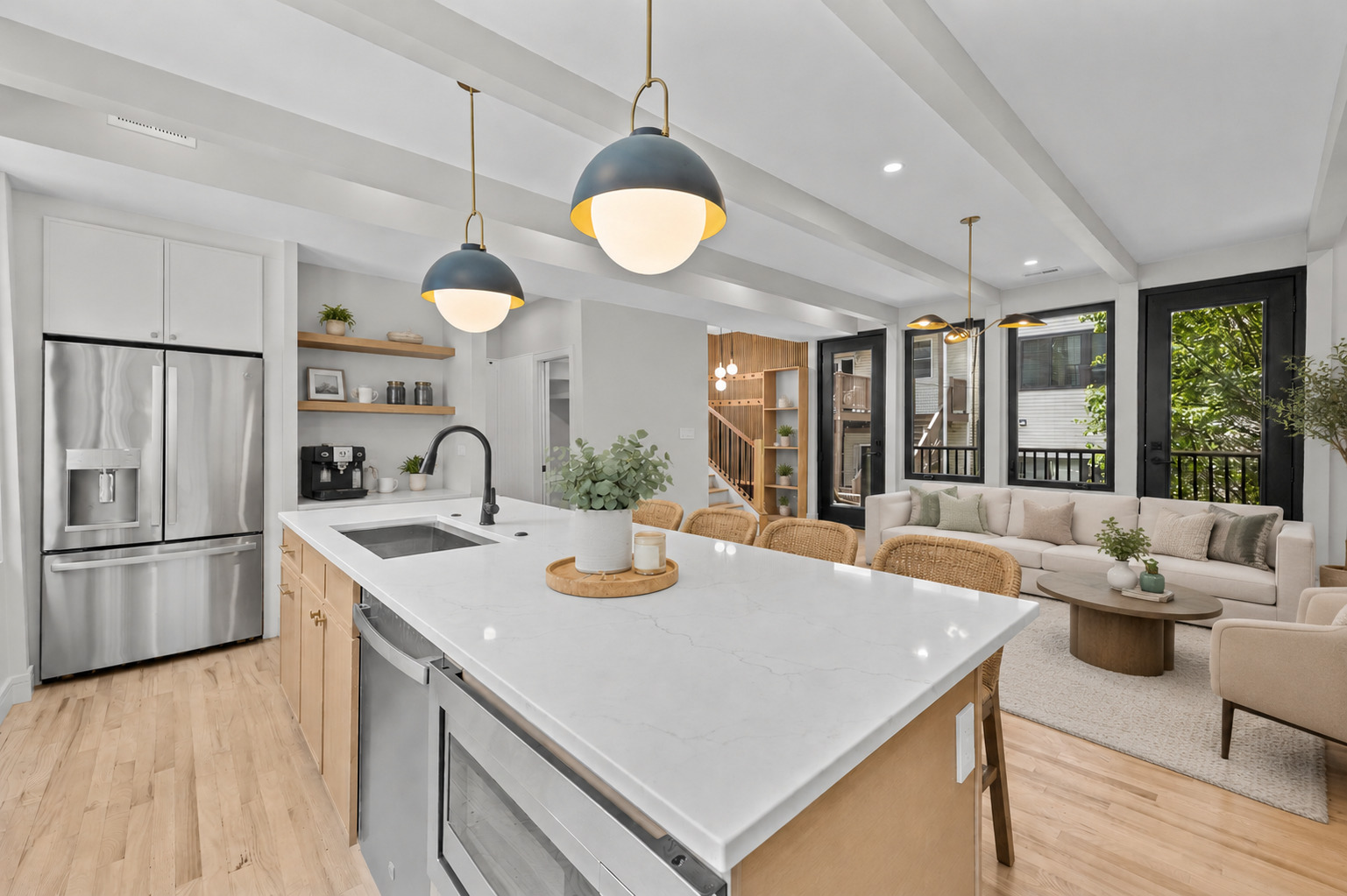 3339 N KENMORE Avenue Unit: CHHOUSE