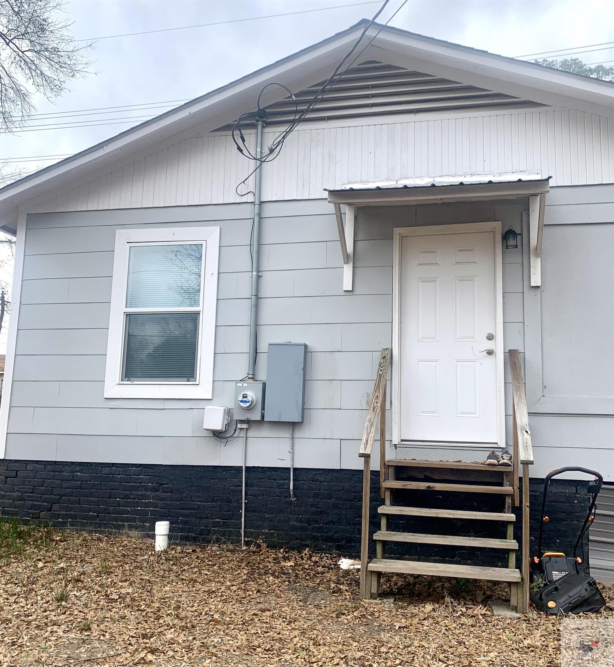 3802 Main St