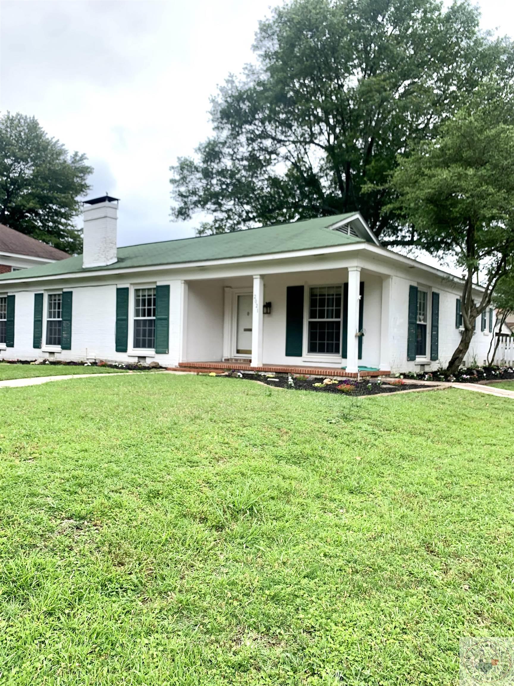 2021 Laurel St