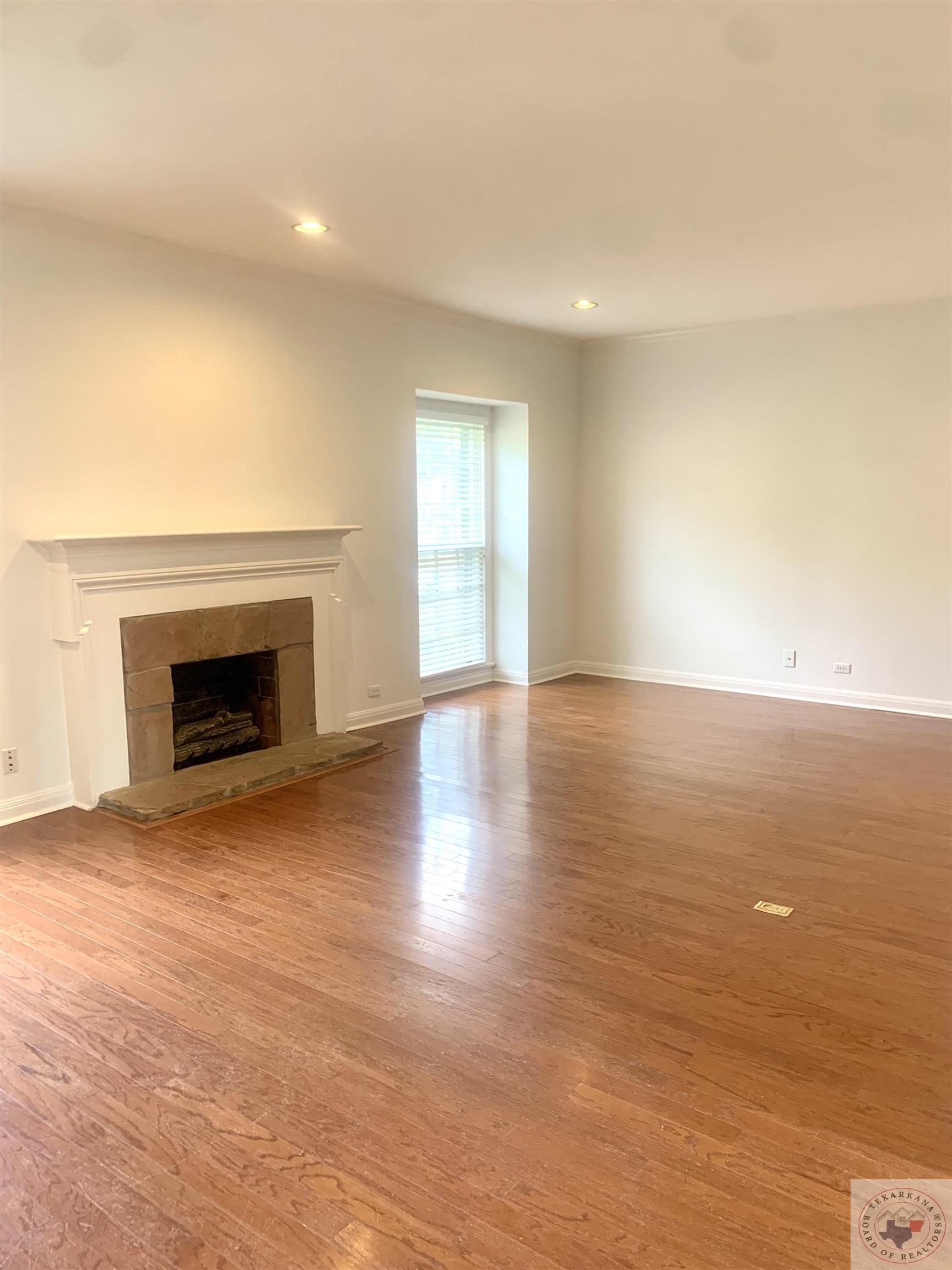 2021 Laurel St
