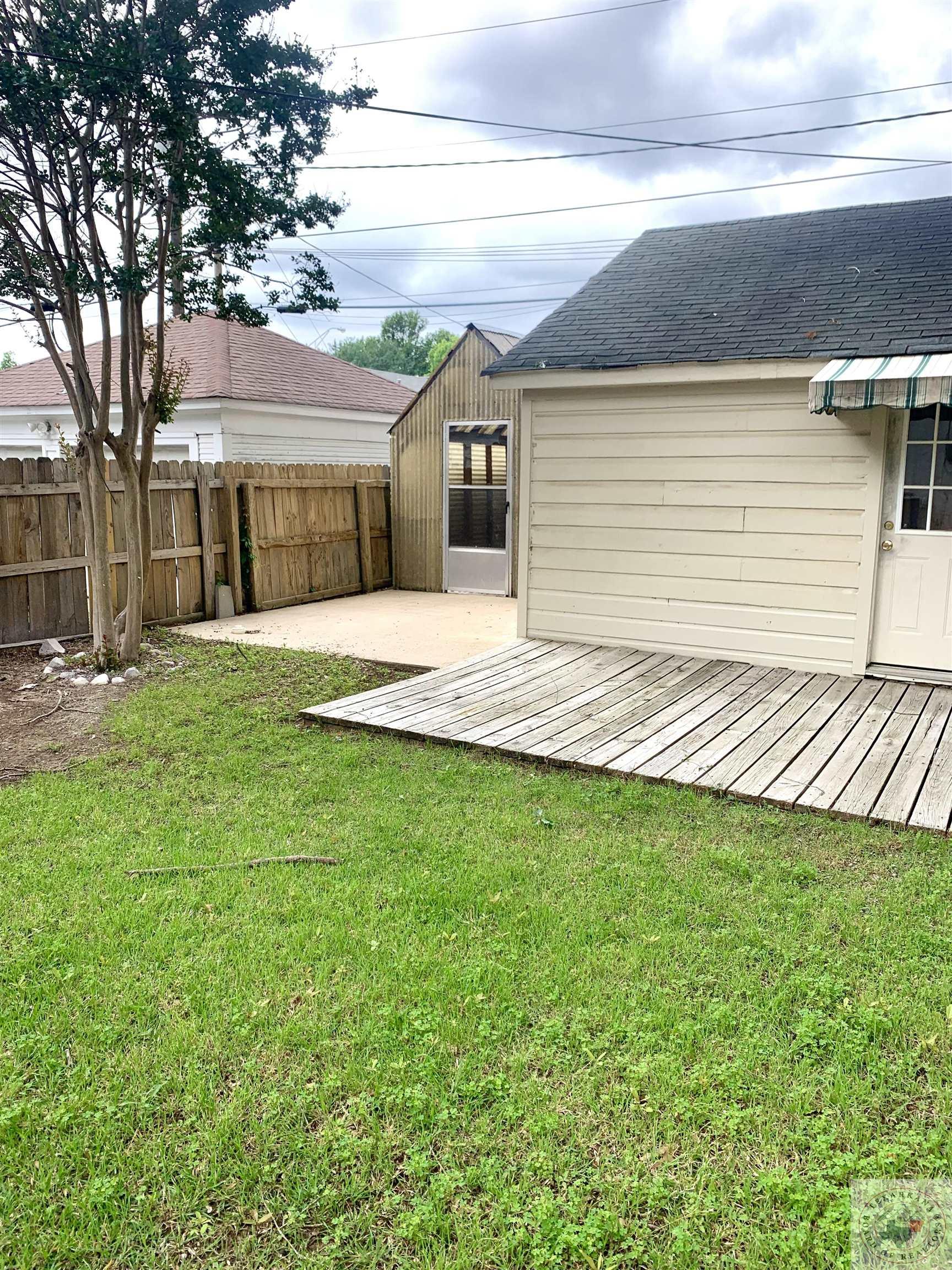 2021 Laurel St