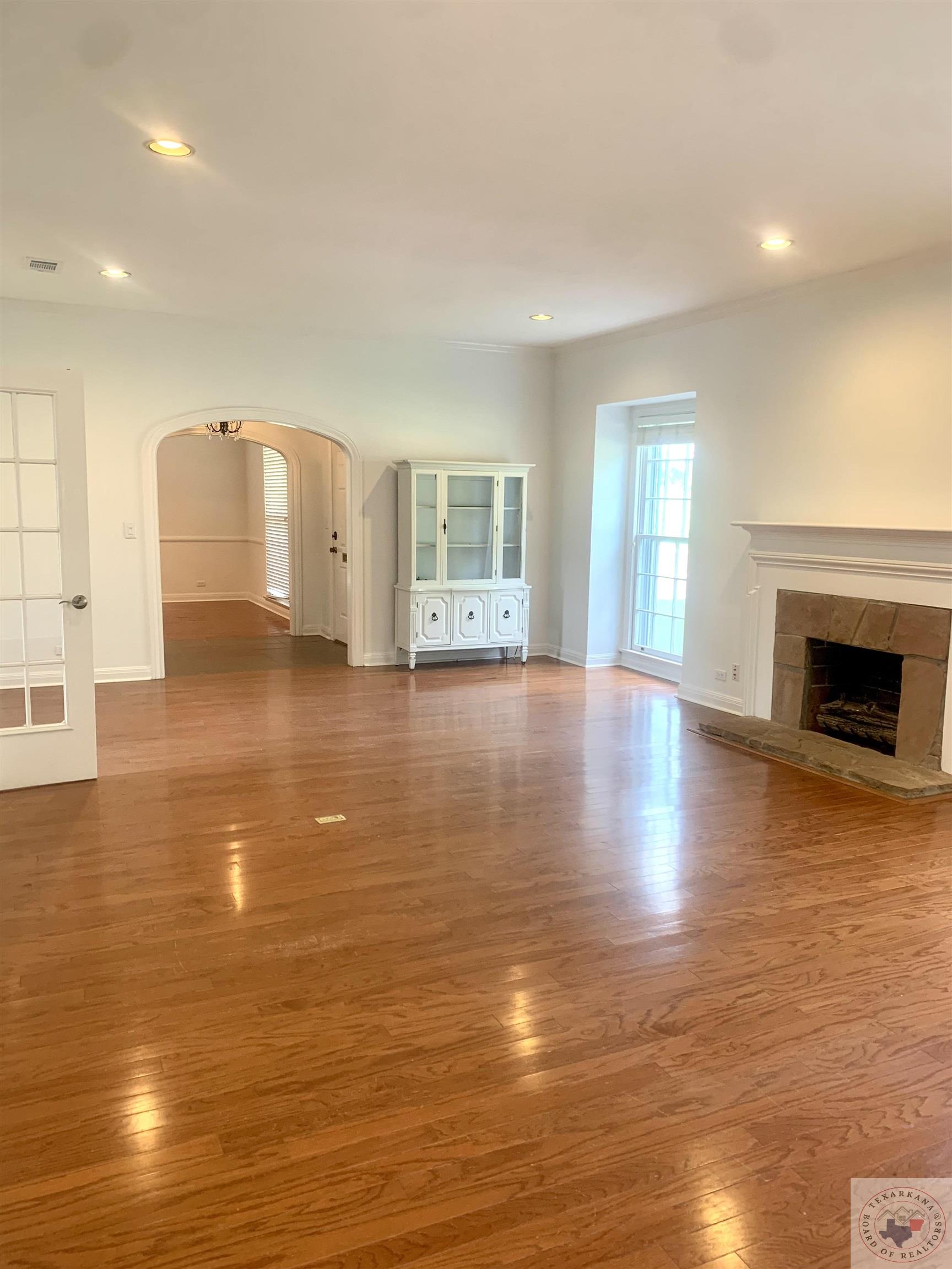 2021 Laurel St