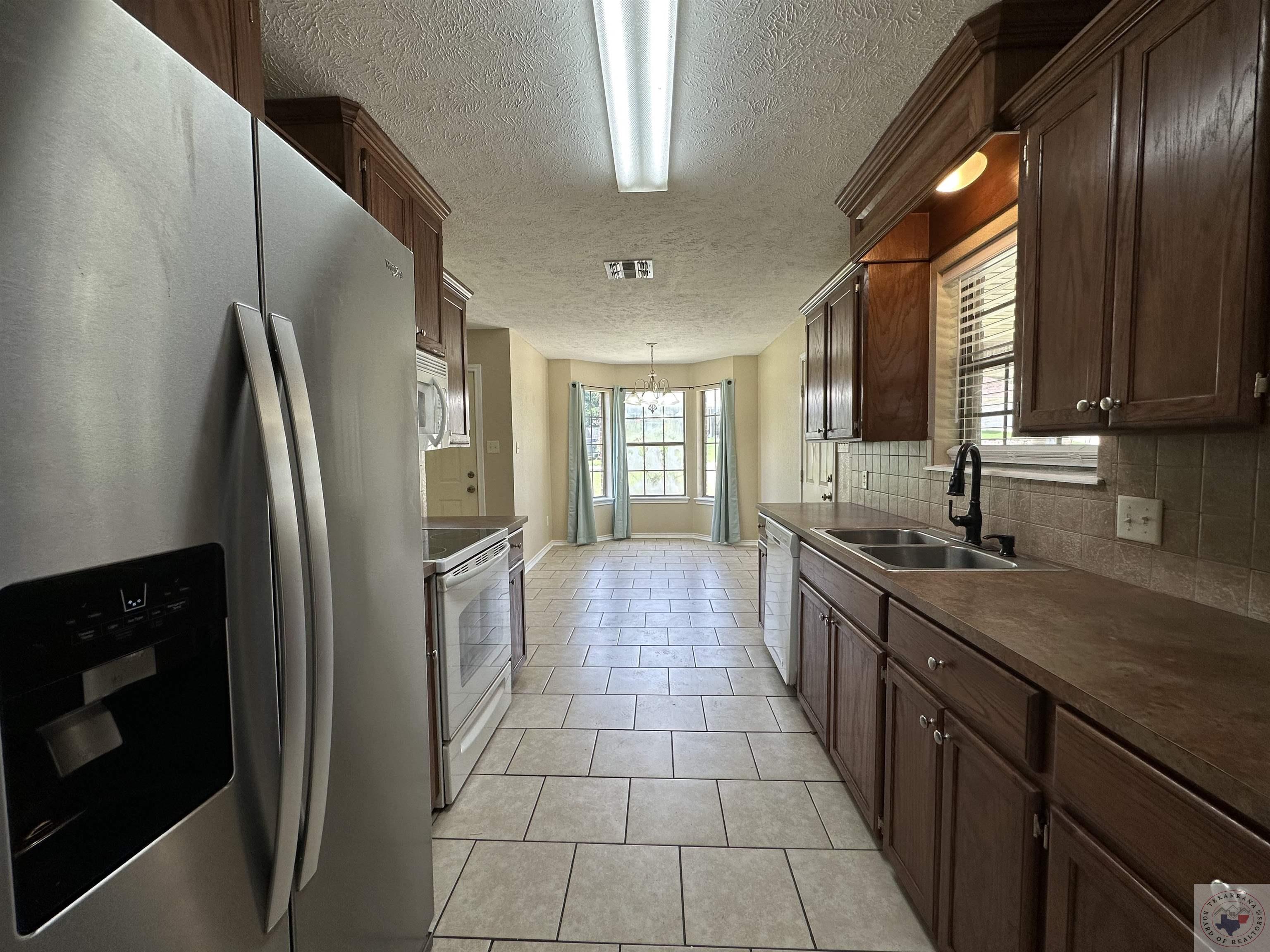 318 E 41st