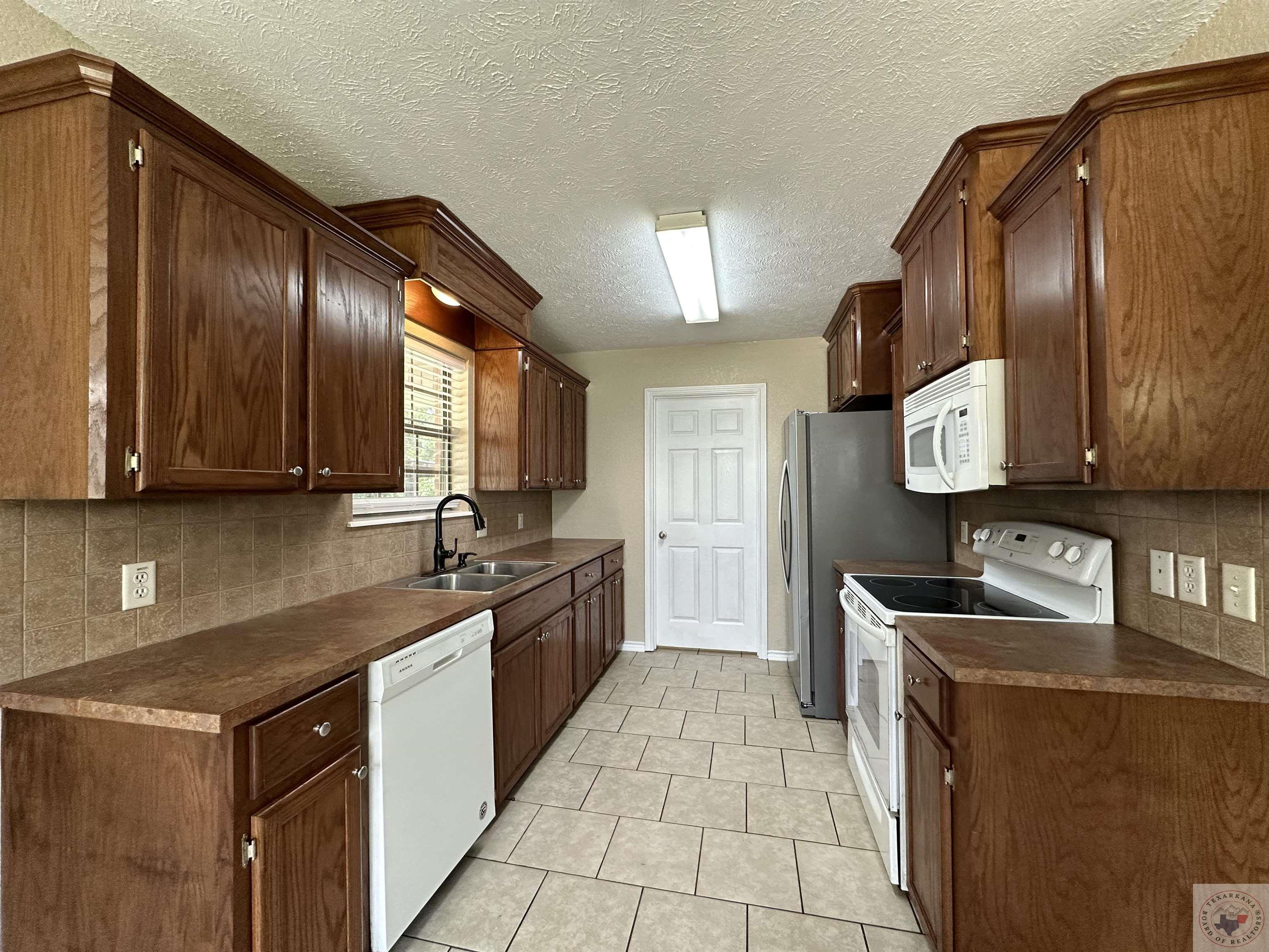 318 E 41st