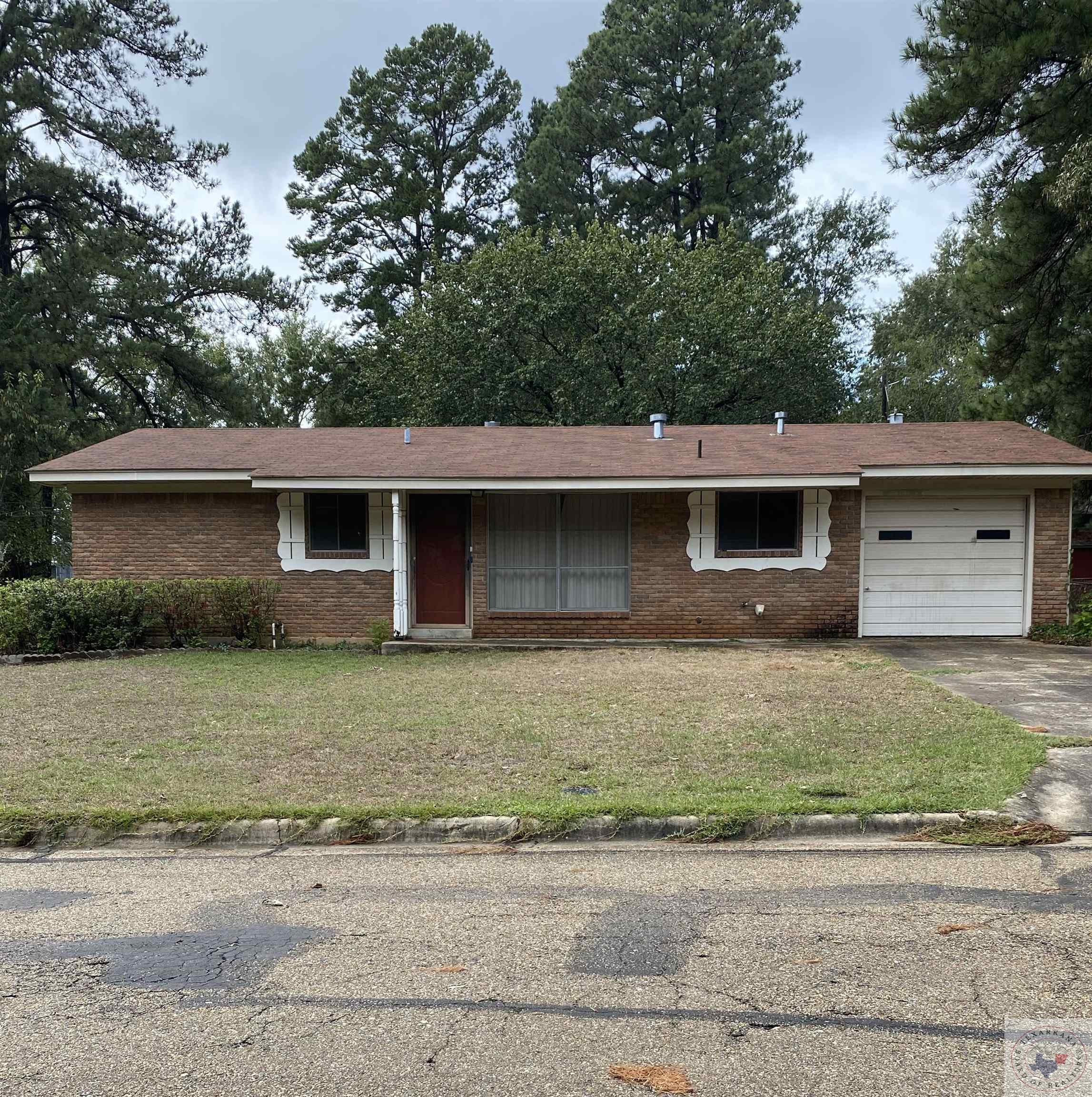 11 Holly Ln