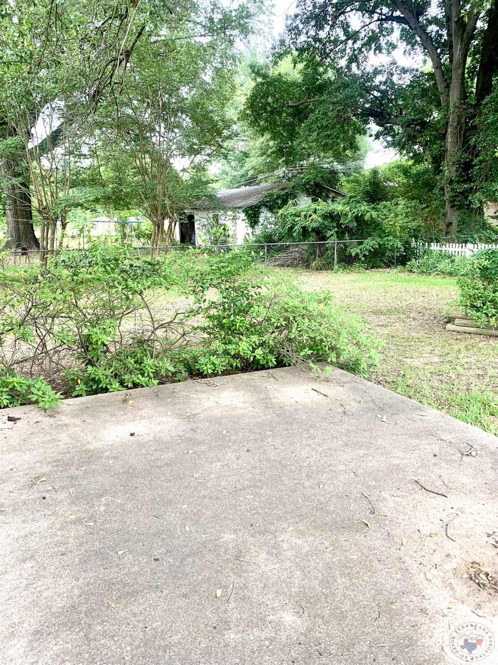 921 Mimosa Dr