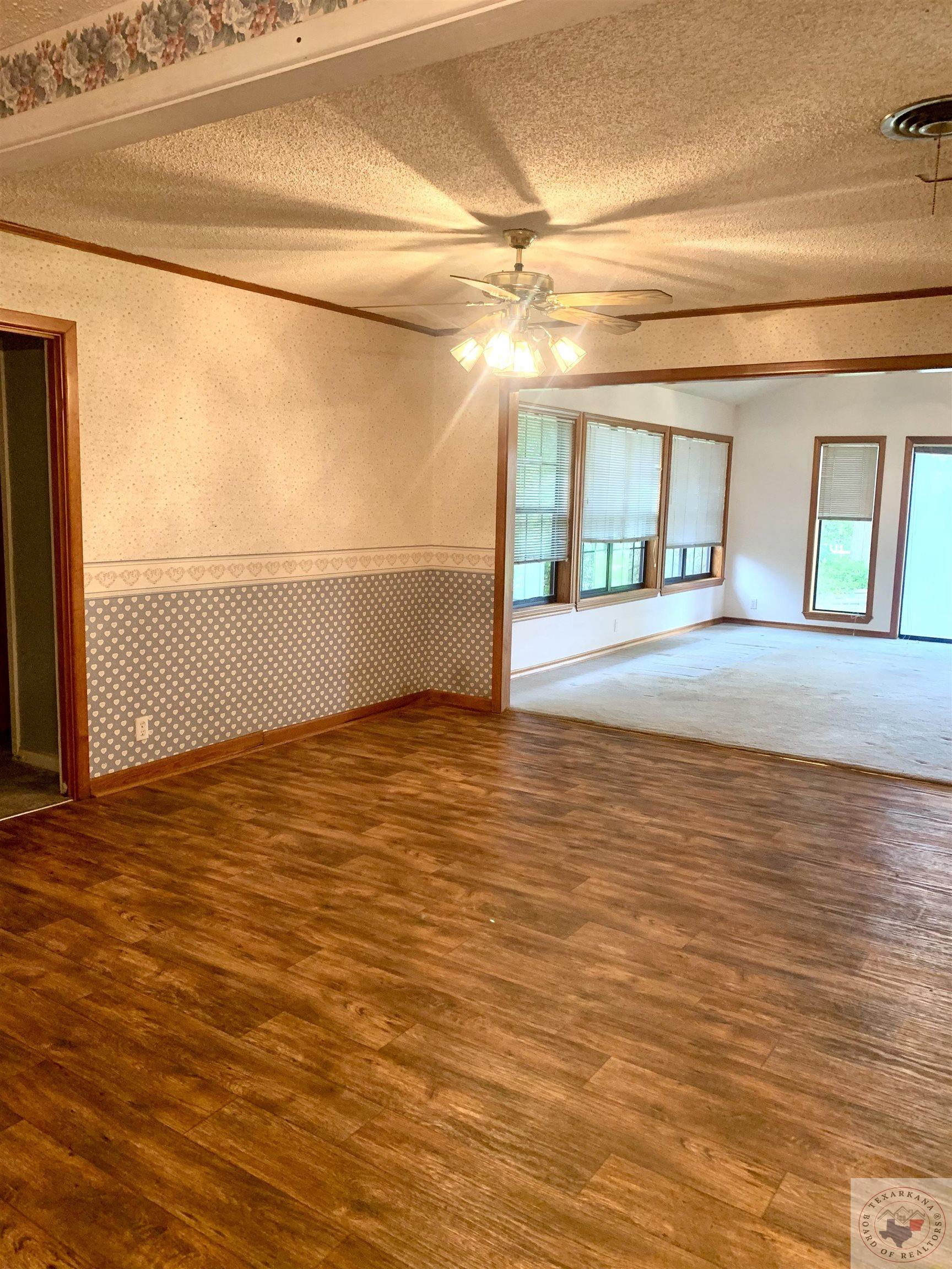 921 Mimosa Dr
