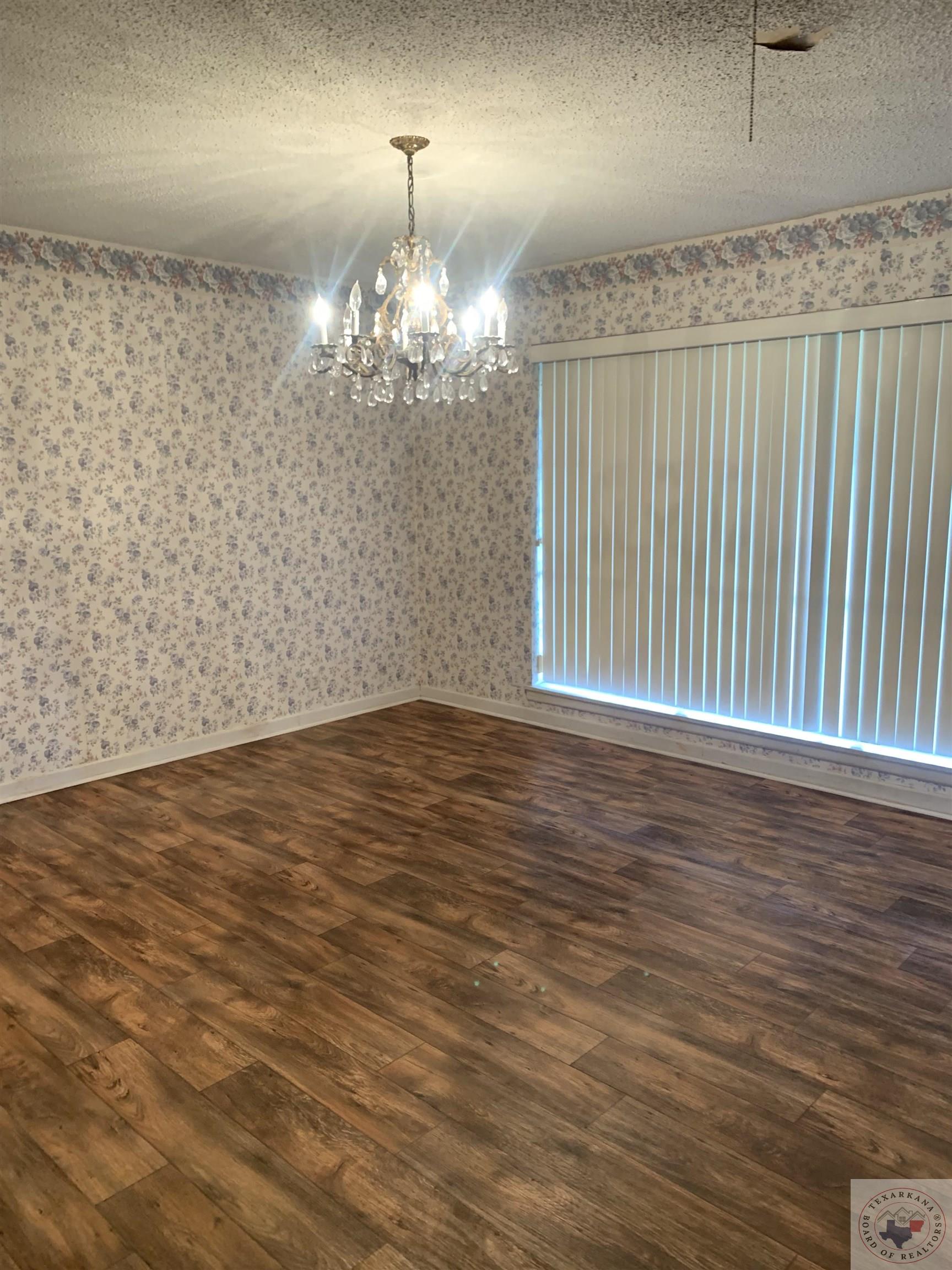 921 Mimosa Dr