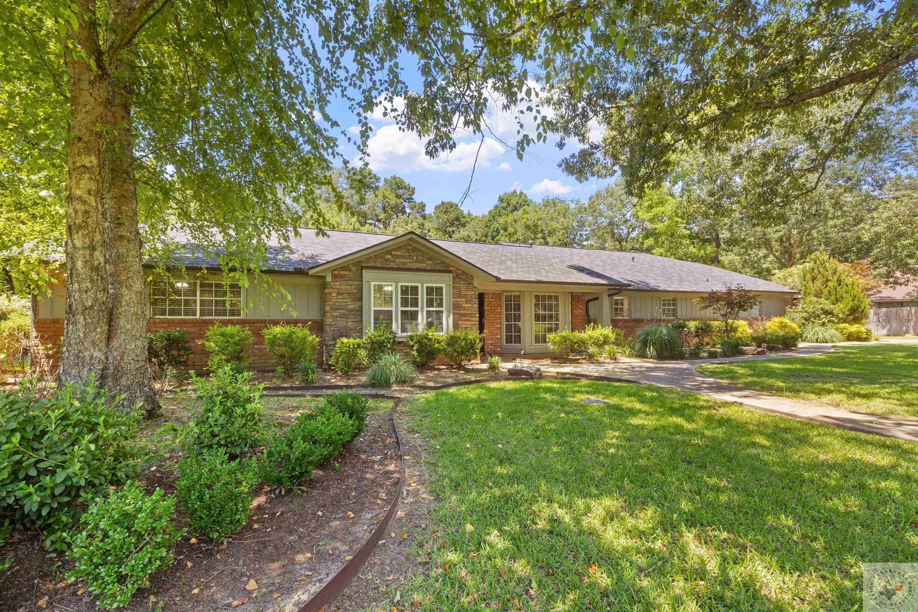 26 Summer Ln