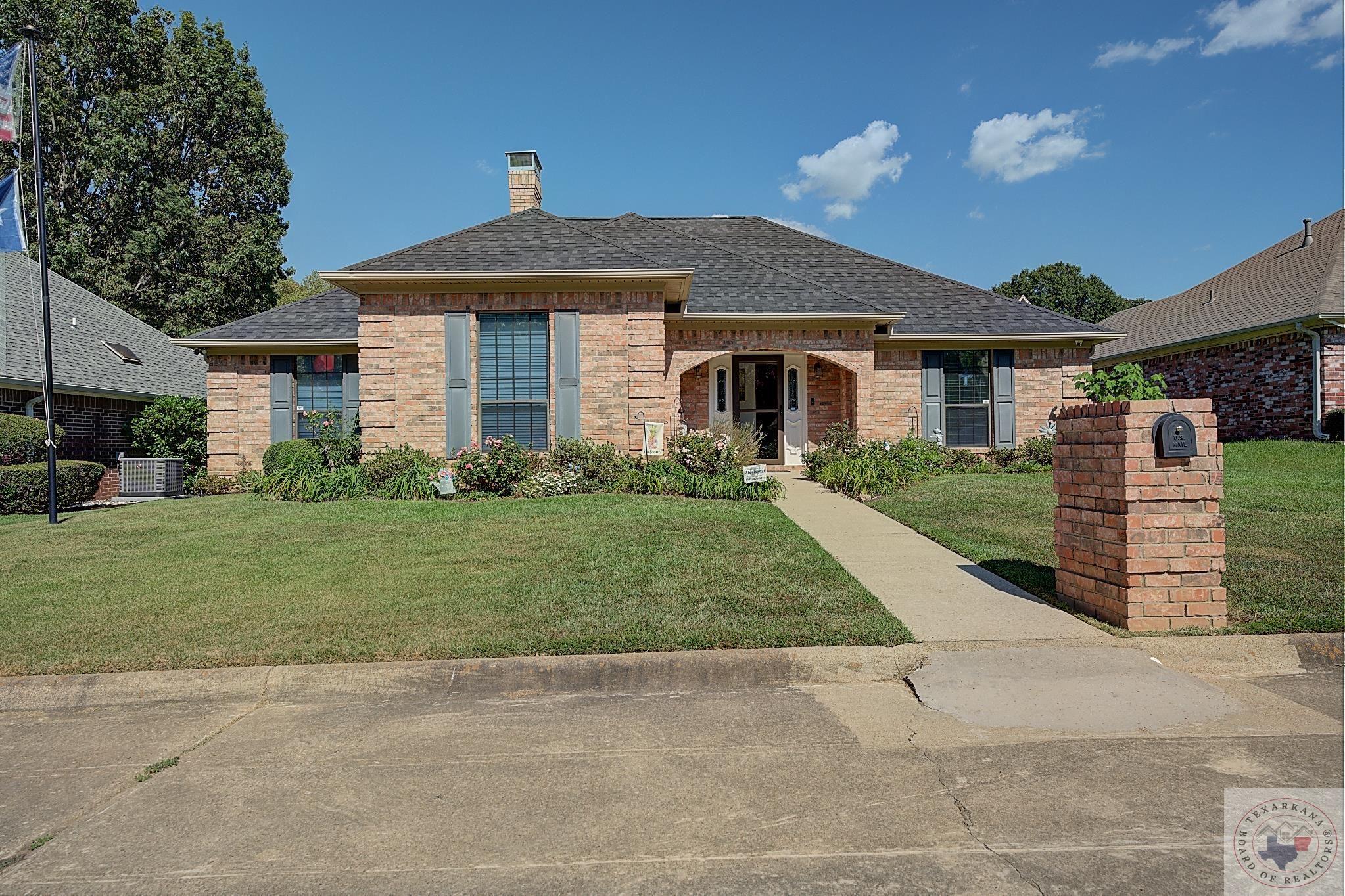 12 Dogwood Pl