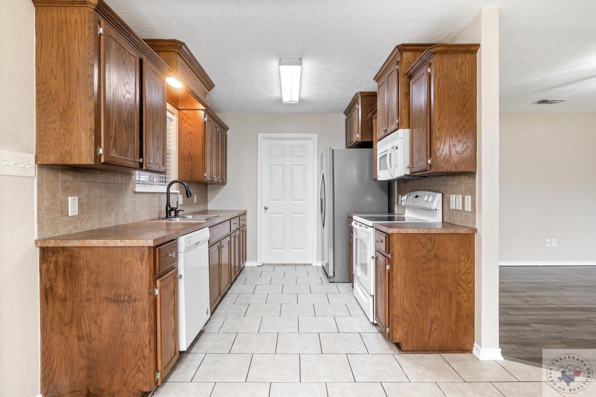 318 E 41st